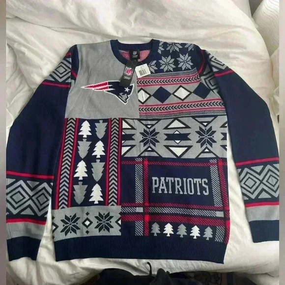 NWT NFL New England Patriots men’s sweater holidays ugly sweater winter - Picture 2 of 7